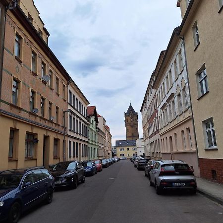 Schoene Zwei-Zimmer-Wohnung "W2" Mit 4 Einzelbetten Und Wlan In Zwenkau Bei Leipzig Im Neuseenland Luaran gambar