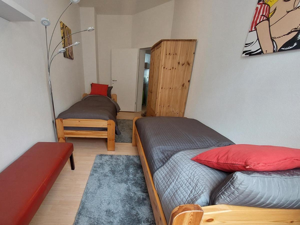 Schoene Zwei-Zimmer-Wohnung "W2" Mit 4 Einzelbetten Und Wlan In Zwenkau Bei Leipzig Im Neuseenland Luaran gambar