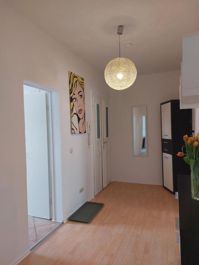 Schoene Zwei-Zimmer-Wohnung "W2" Mit 4 Einzelbetten Und Wlan In Zwenkau Bei Leipzig Im Neuseenland Luaran gambar